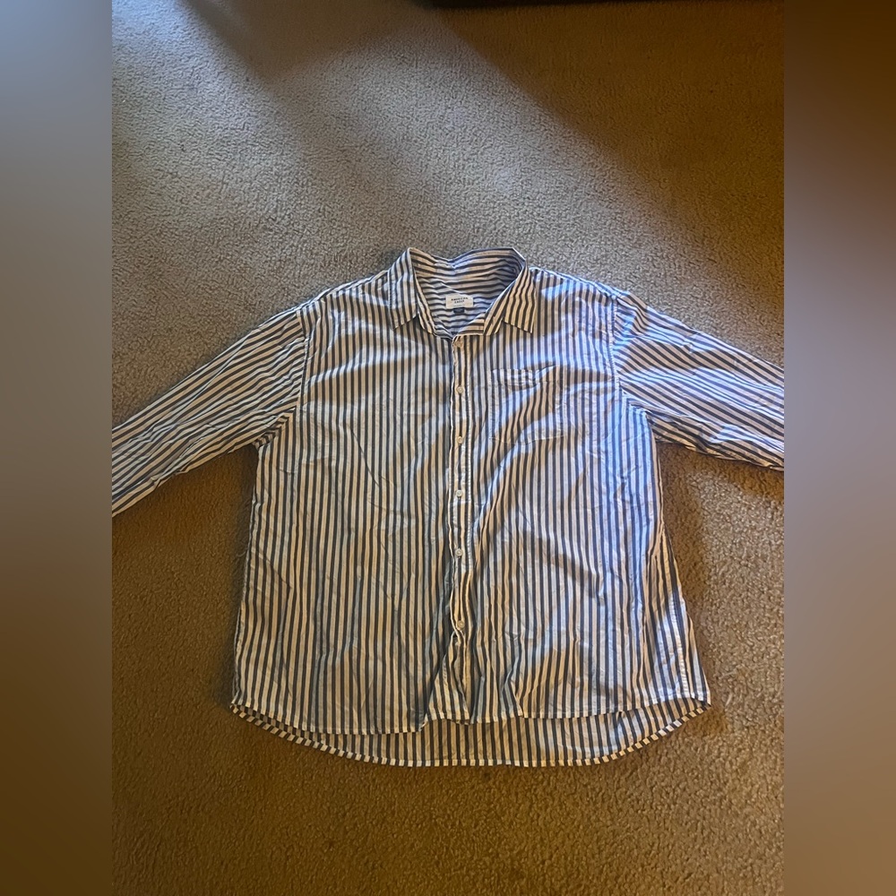 American Eagle men’s button down shirt. Size xxxl.